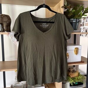 TORRID Classic Fit Olive Green Short Sleeve Tee Cotton Modal V neck 00 MED LARGE